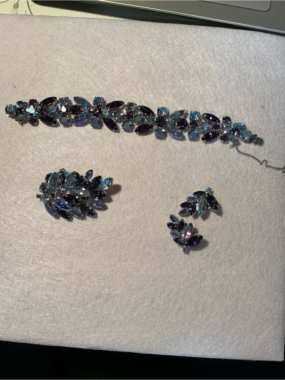 2231 - Schiaparelli 1950 Vintage Crystal Leaf Bracelet Clip earrings, Brooch